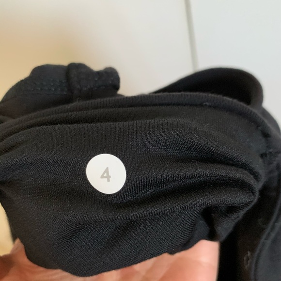 Lululemon straight leg leggings - size 4 - Picture 4 of 7